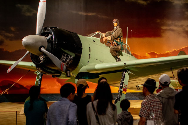 WWII JAPANESE FIGHTER AVION MITSUBISHI A6M2 Zero Custom ORNEMENT Pearl Harbor 