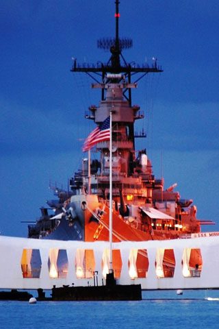 USS Arizona Memorial and USS Missouri