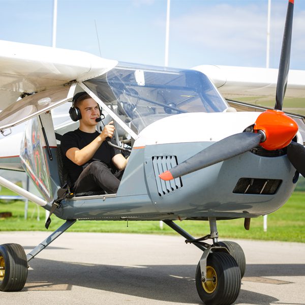 What-are-the-steps-to-become-a-pilot-Square-01 What-are-the-steps-to-become-a-pilot-Square-01