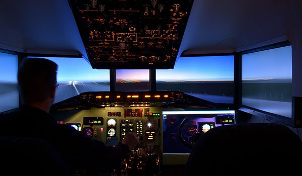 Study-W-UH-and-Japan-Aviation-Academy-Hero-01