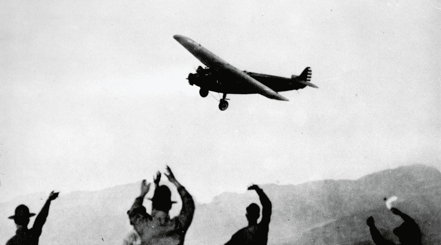 Amelia Desktop 2 “Bird of Paradise” landing at Wheeler Field after completing the first non-stop flight from California to Hawaii.