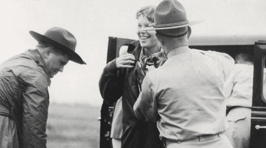 Amelia Desktop 5 Earhart dons her flight suit at Wheeler airfield before departing on January 11, 1935. Hawaii Department of Transportation Airport Division Image.