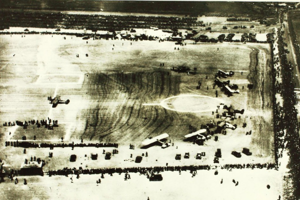Aircraft poised to start the Dole Air Show from Oakland on August 16, 1927